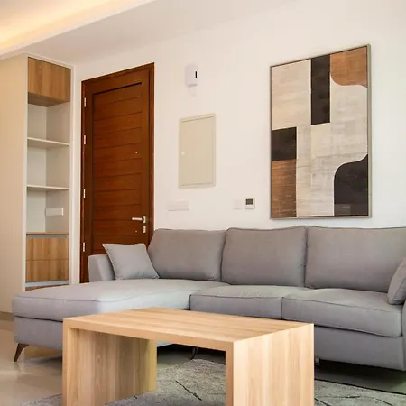 Villa Santa Barbara Seafront W Jacuzzi Pool *